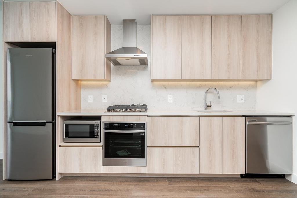 801-10750 135A Street, Surrey, BC