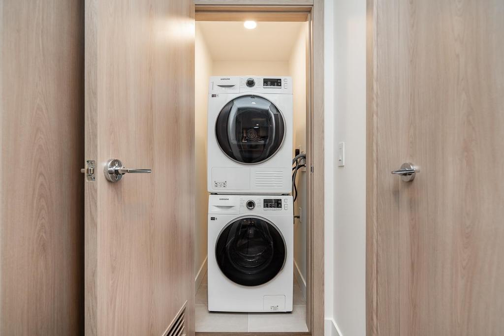 801-10750 135A Street, Surrey, BC