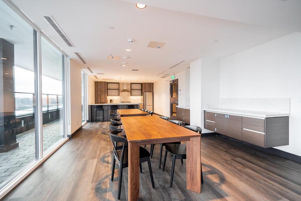 801-10750 135A Street, Surrey, BC