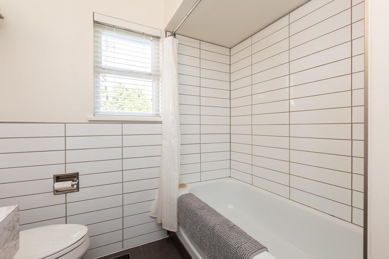 15873 Vine Avenue, White Rock, BC