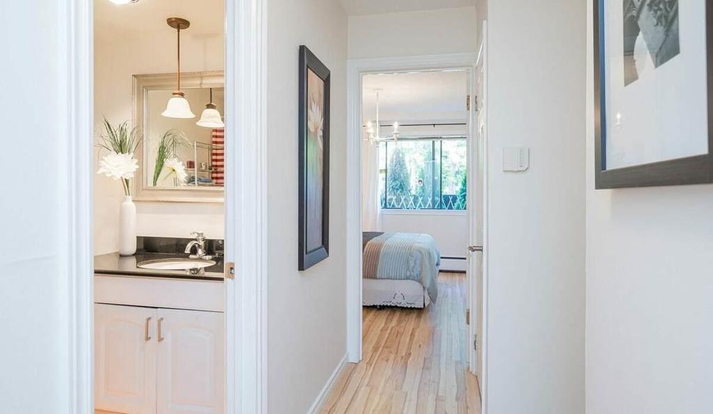 102-15020 North Bluff Road, White Rock, BC