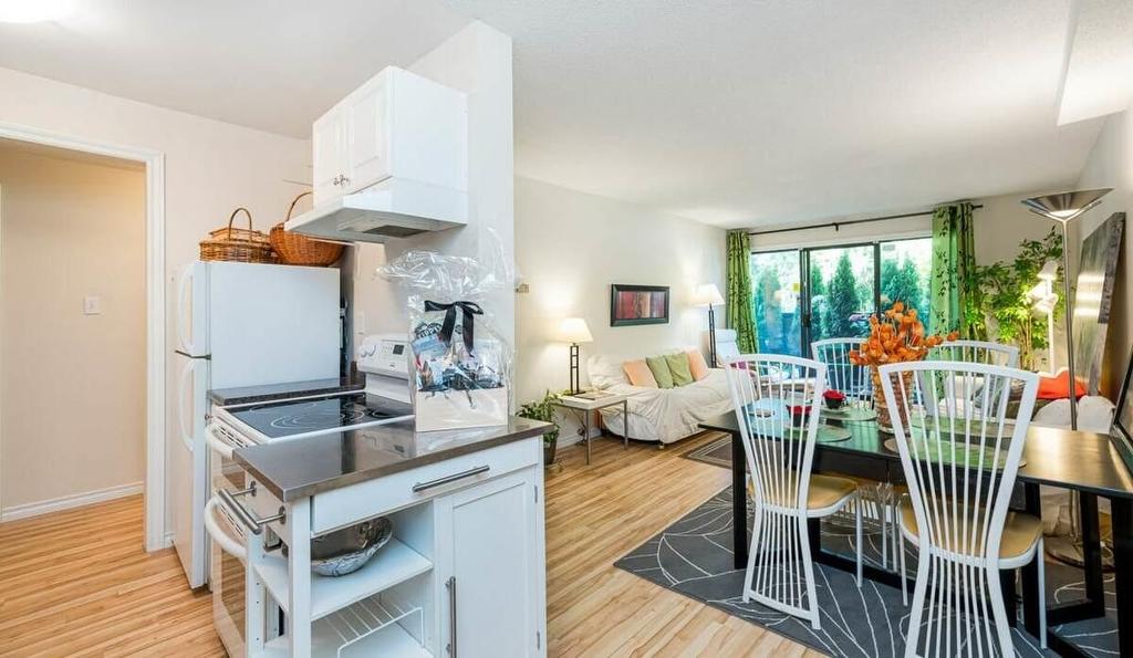 102-15020 North Bluff Road, White Rock, BC