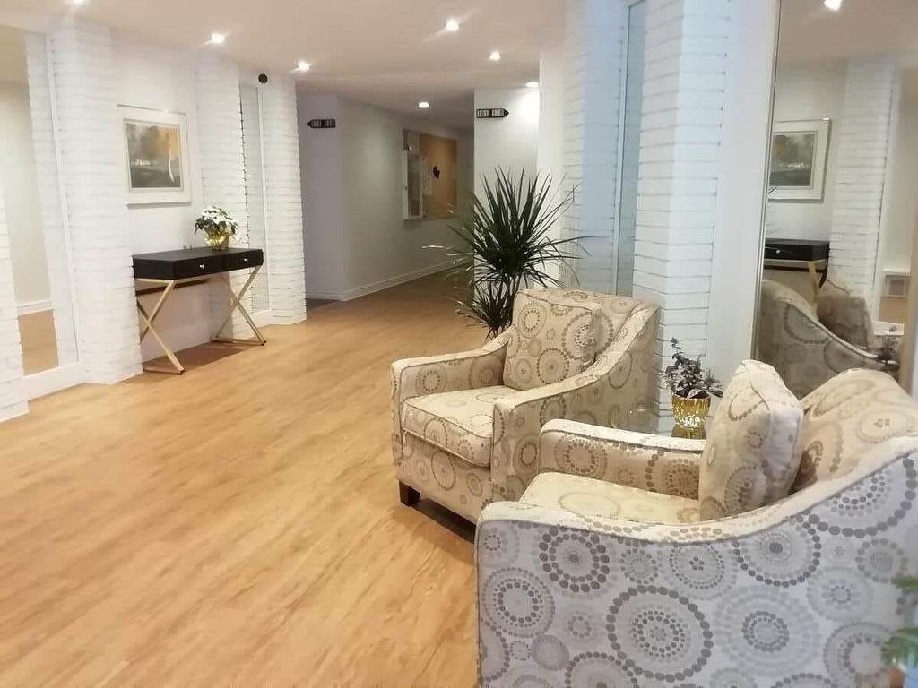 102-15020 North Bluff Road, White Rock, BC