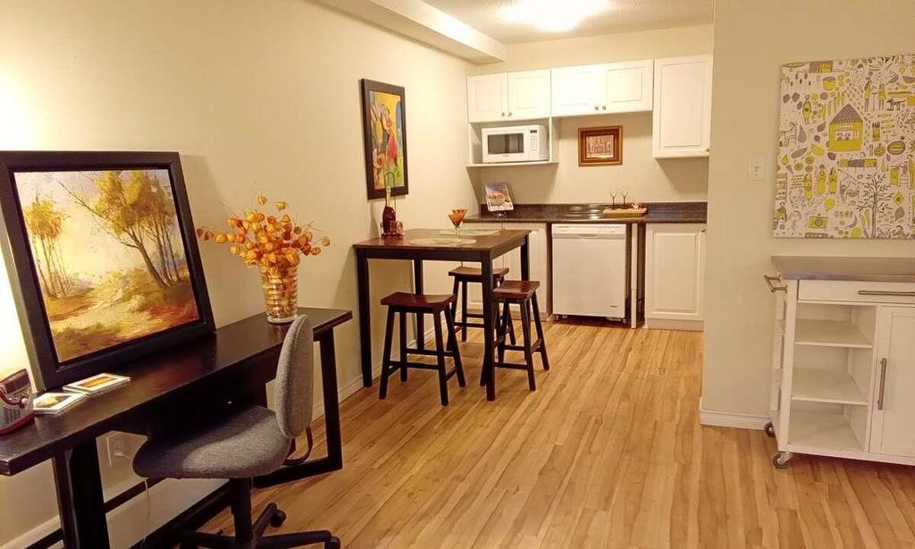 102-15020 North Bluff Road, White Rock, BC