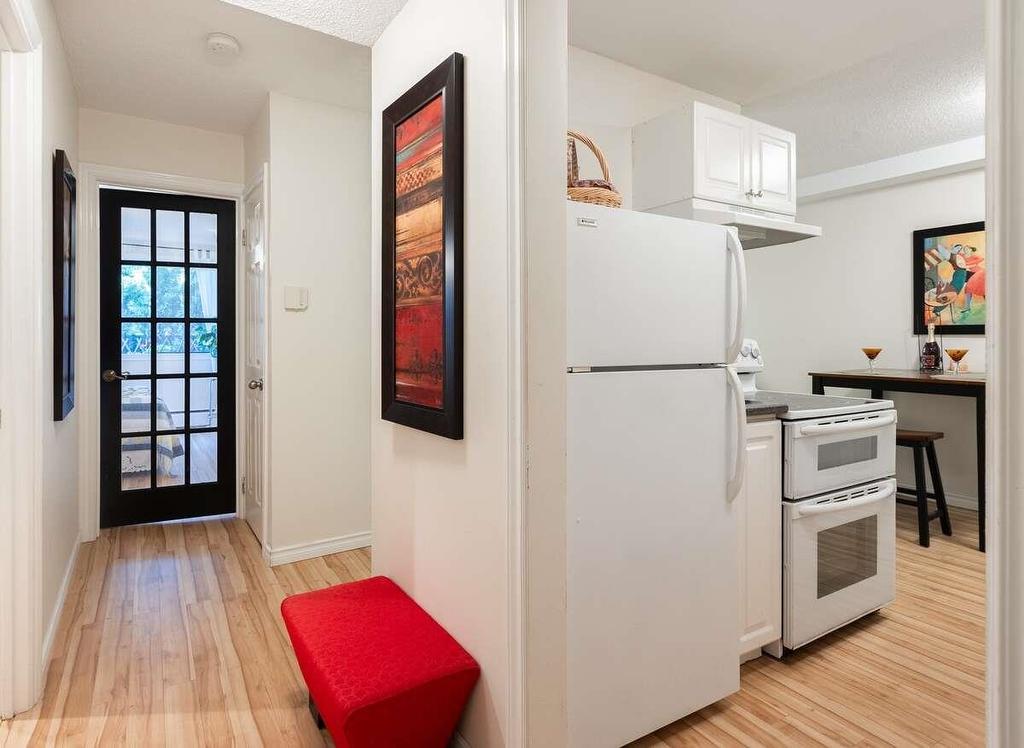 102-15020 North Bluff Road, White Rock, BC