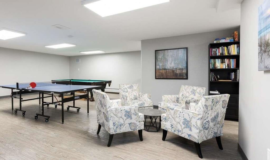 102-15020 North Bluff Road, White Rock, BC