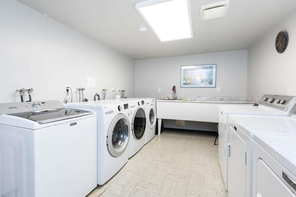 102-15020 North Bluff Road, White Rock, BC