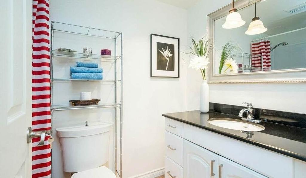 102-15020 North Bluff Road, White Rock, BC