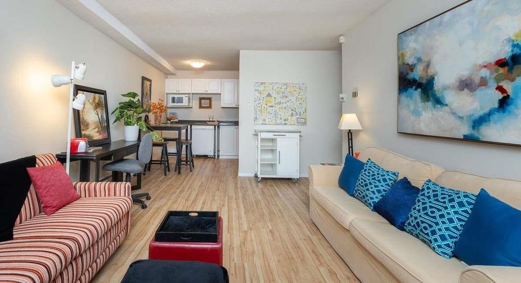 102-15020 North Bluff Road, White Rock, BC