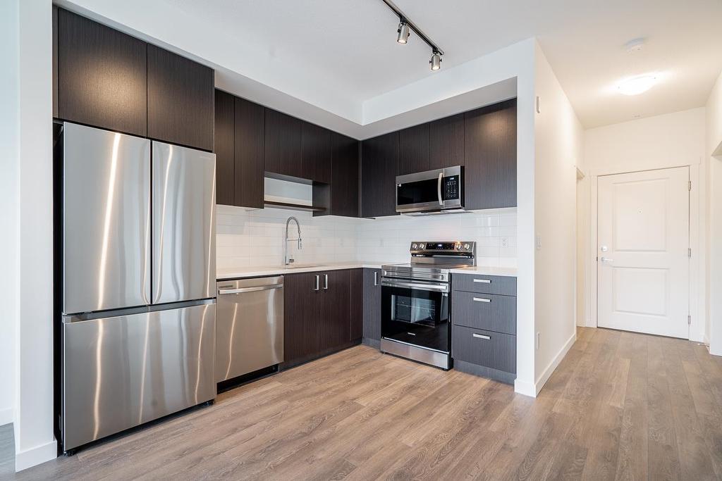 511-15738 85 Avenue, Surrey, BC