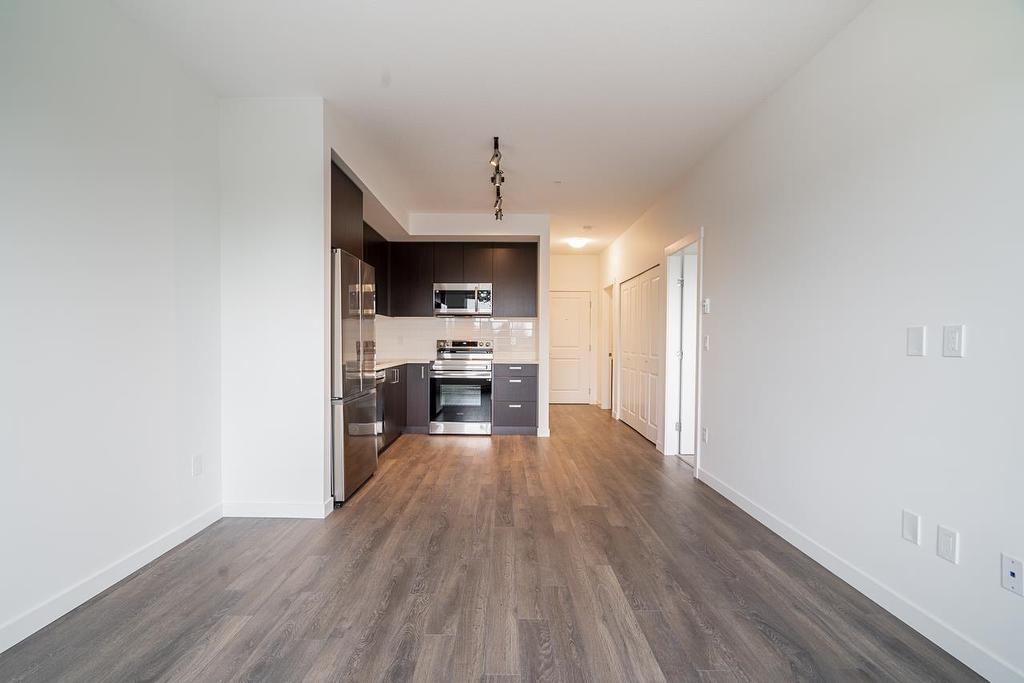 511-15738 85 Avenue, Surrey, BC