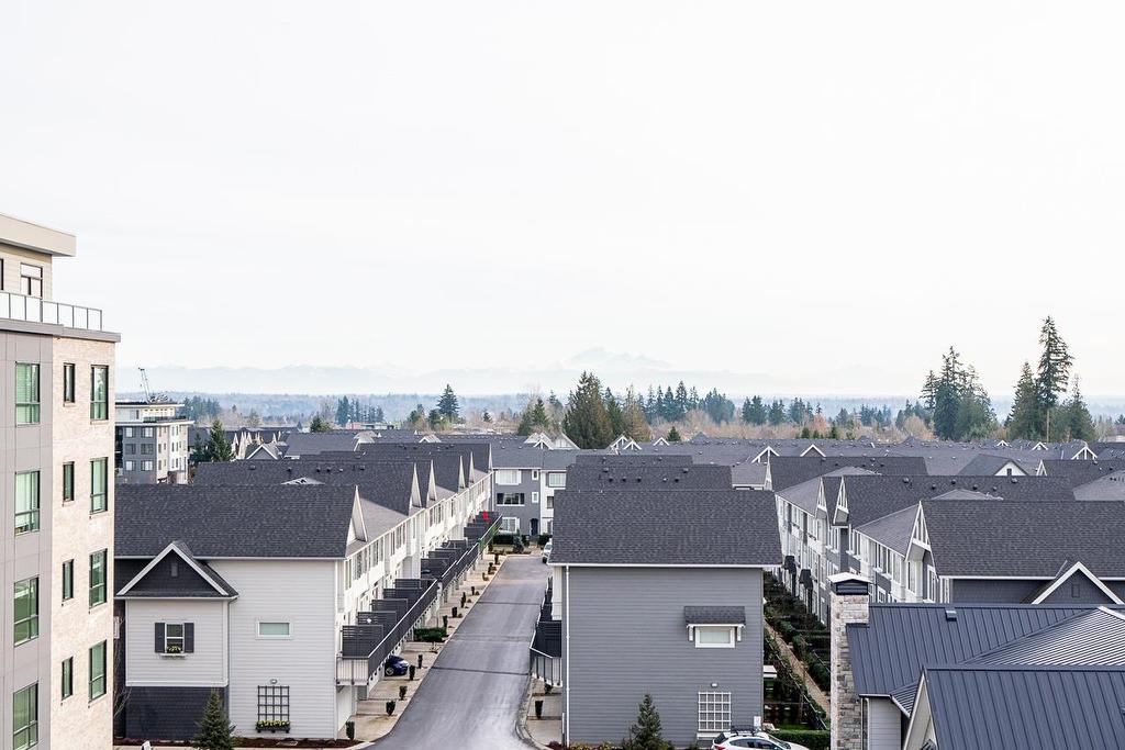 511-15738 85 Avenue, Surrey, BC