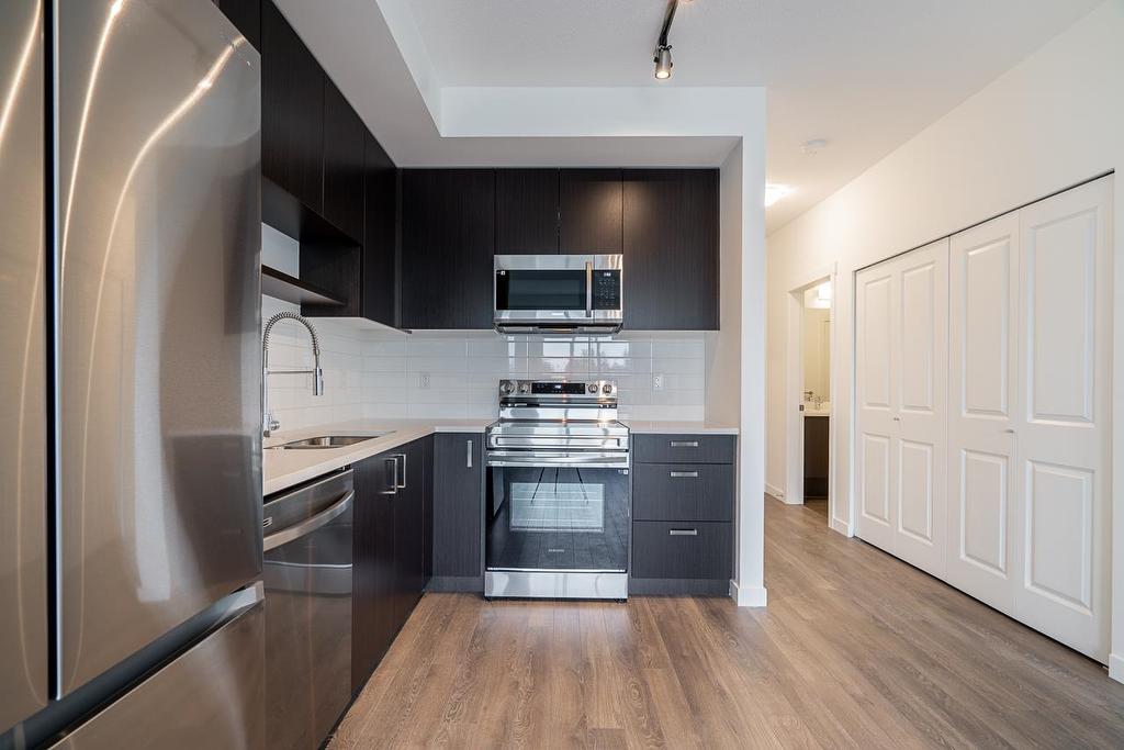 511-15738 85 Avenue, Surrey, BC