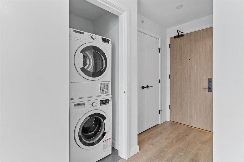 310-13685 102 Avenue, Surrey, BC