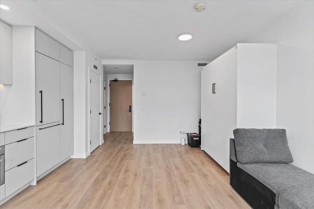 310-13685 102 Avenue, Surrey, BC