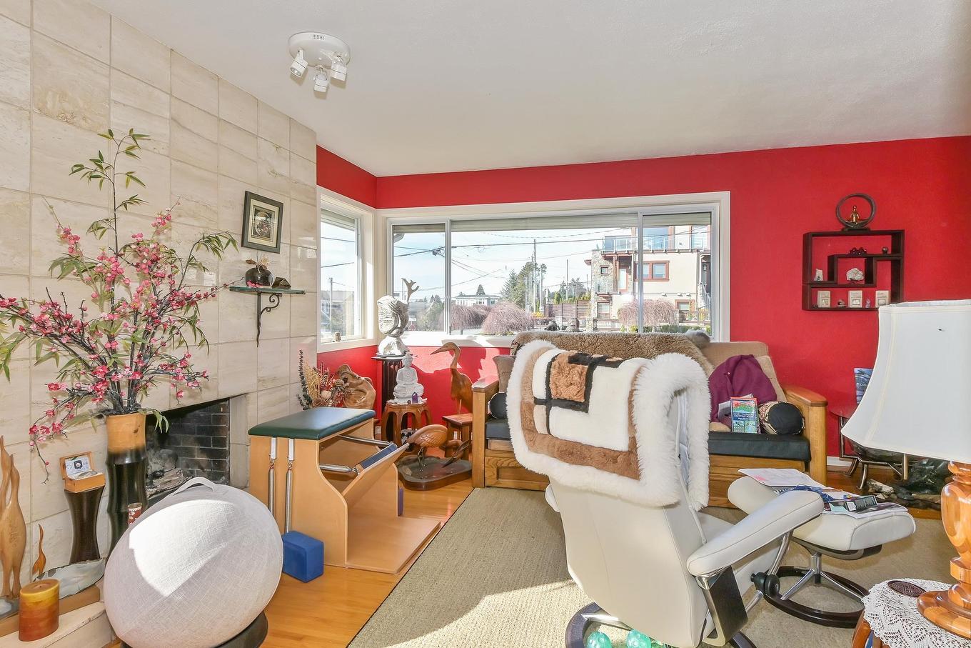 15761 Cliff Avenue, White Rock, BC