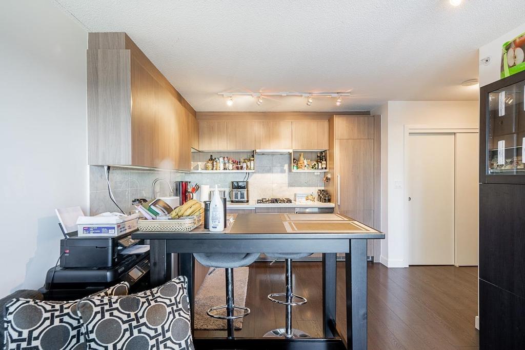 1807-13696 100 Avenue, Surrey, BC