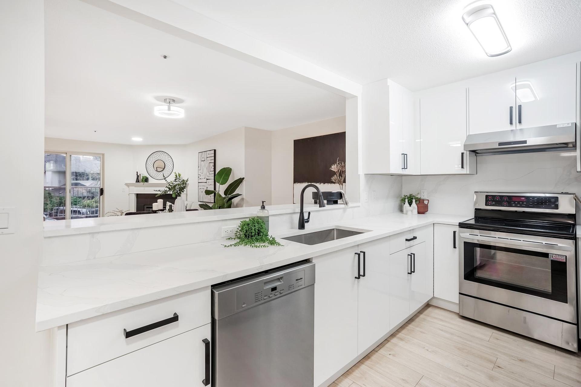 201-13870 70 Avenue, Surrey, BC