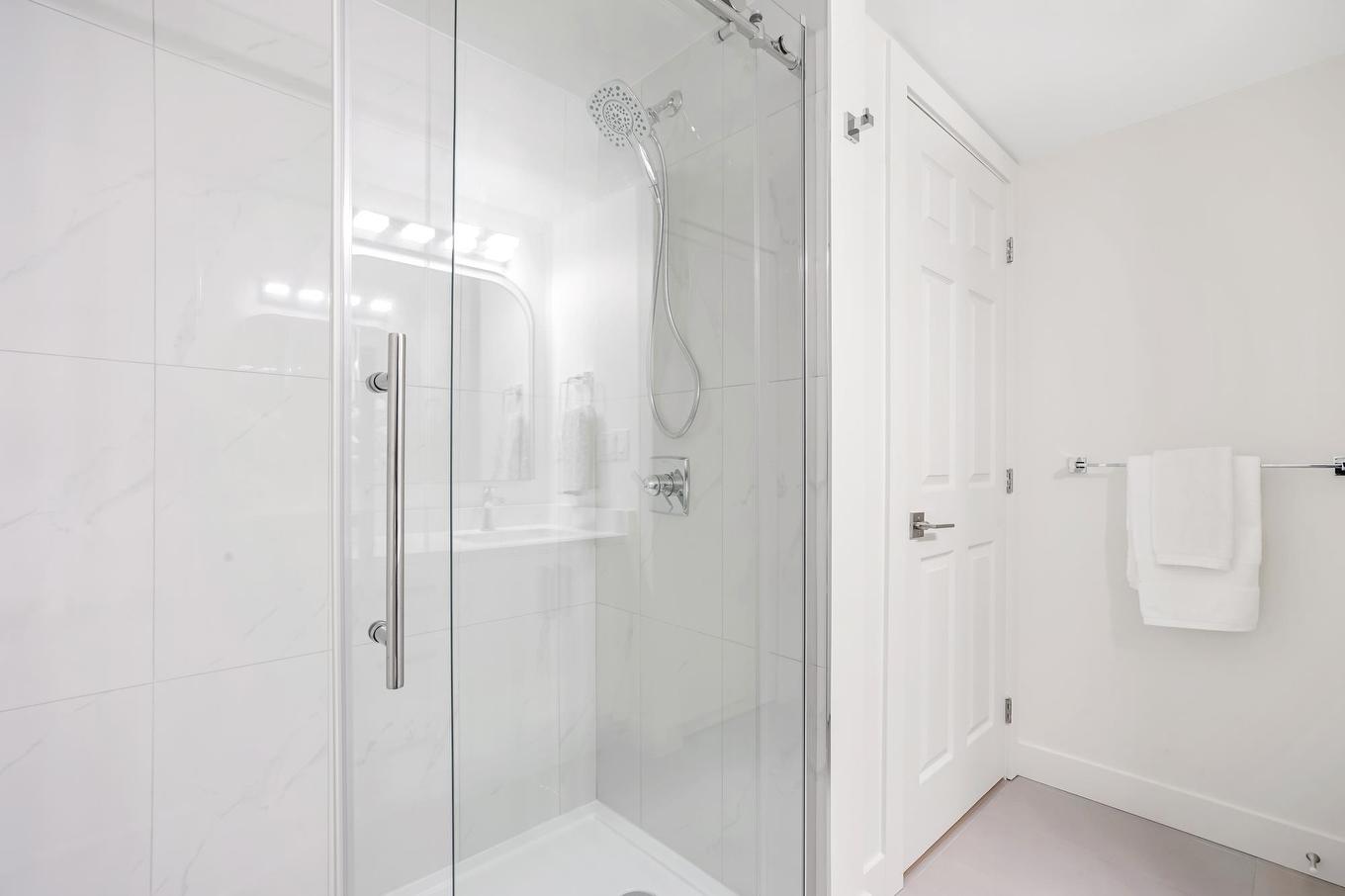 201-13870 70 Avenue, Surrey, BC