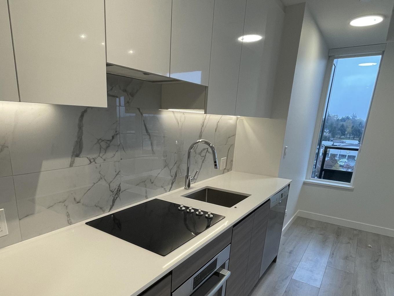 1114-10626 City Parkway, Surrey, BC