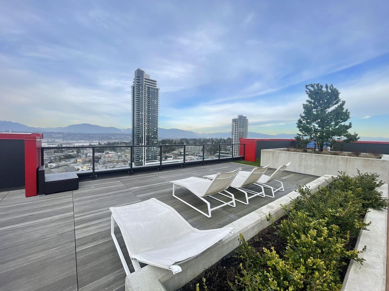 1114-10626 City Parkway, Surrey, BC