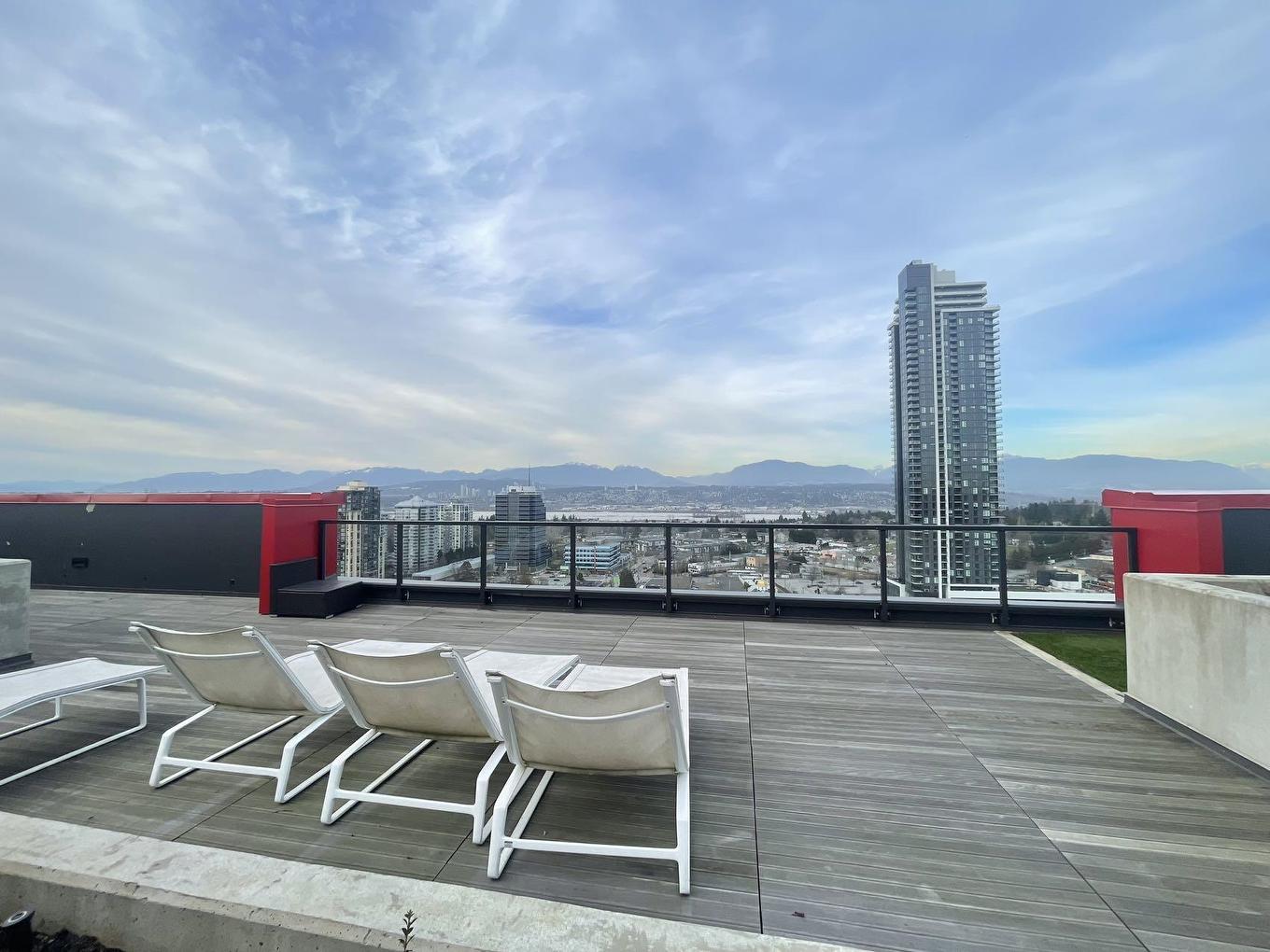 1114-10626 City Parkway, Surrey, BC