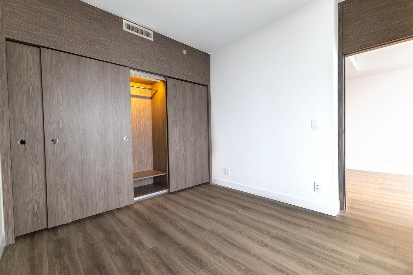 2708-10750 135A Street, Surrey, BC