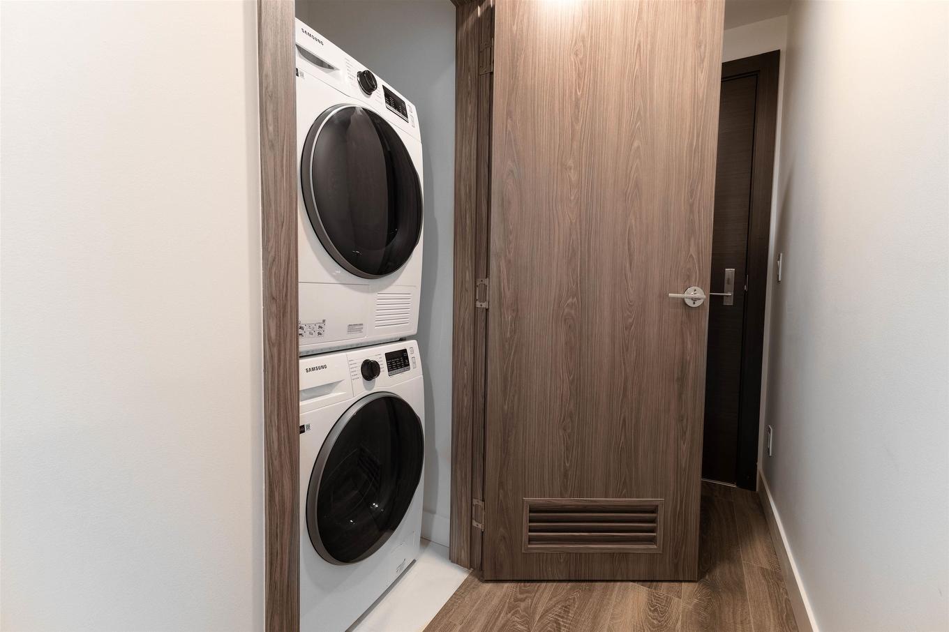 2708-10750 135A Street, Surrey, BC