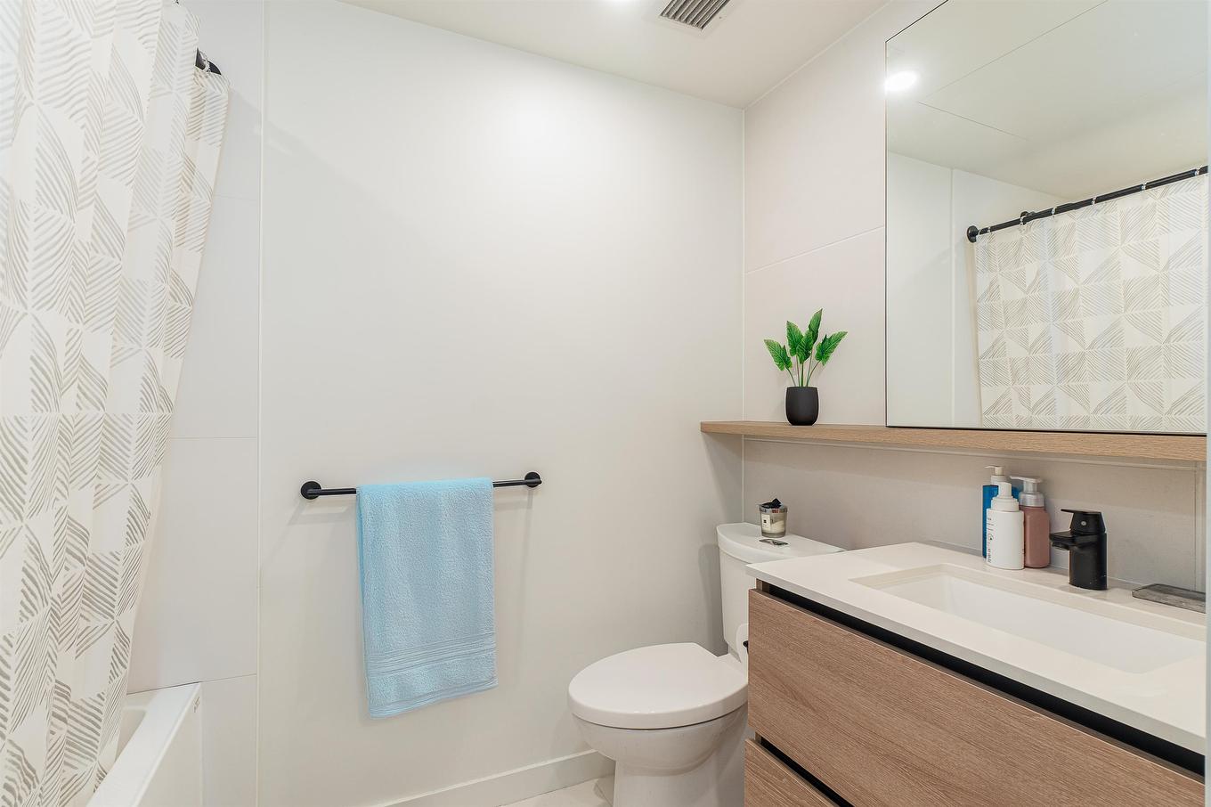 2501-13428 105 Avenue, Surrey, BC