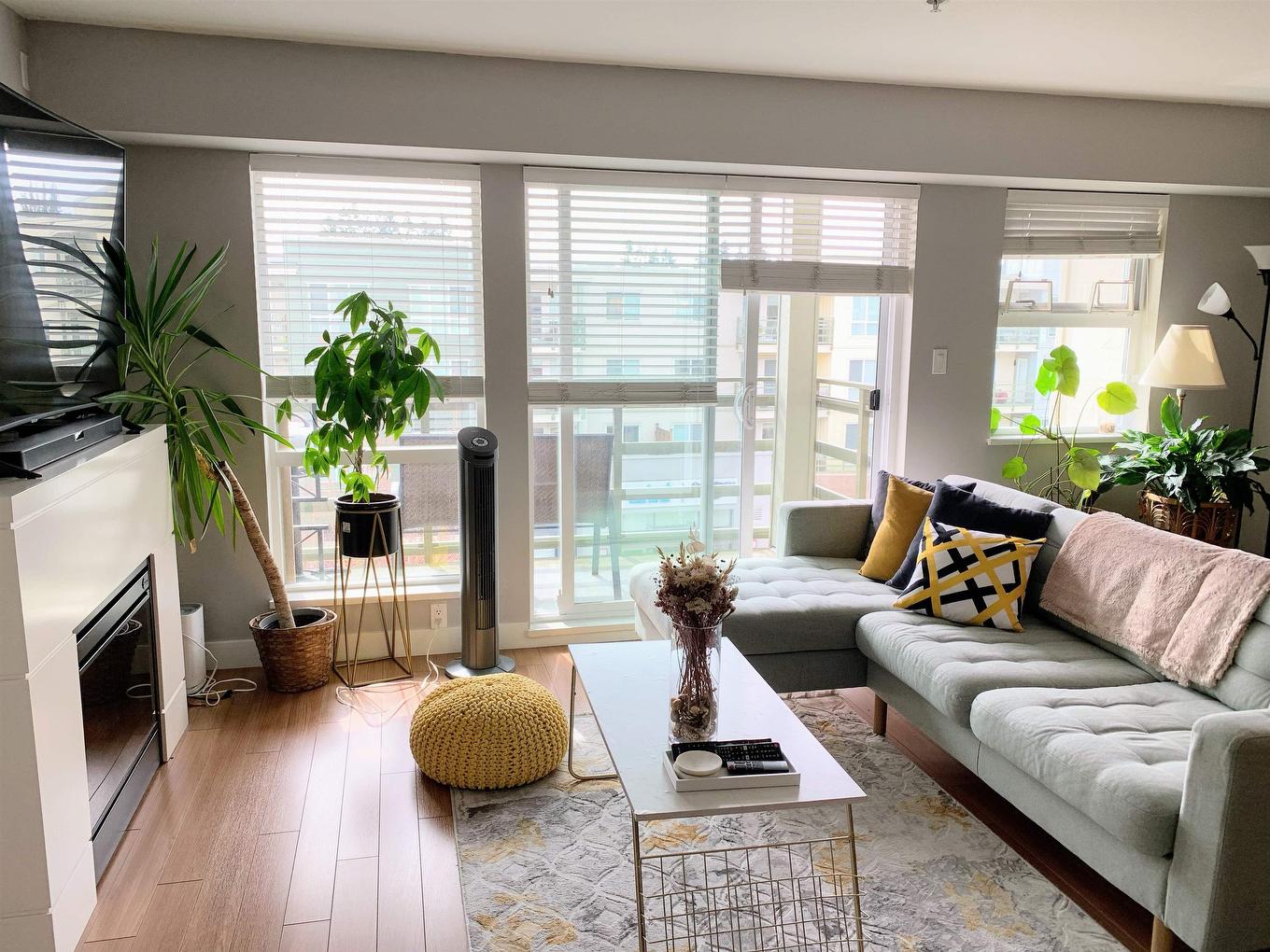 320-15745 Croydon Drive, Surrey, BC