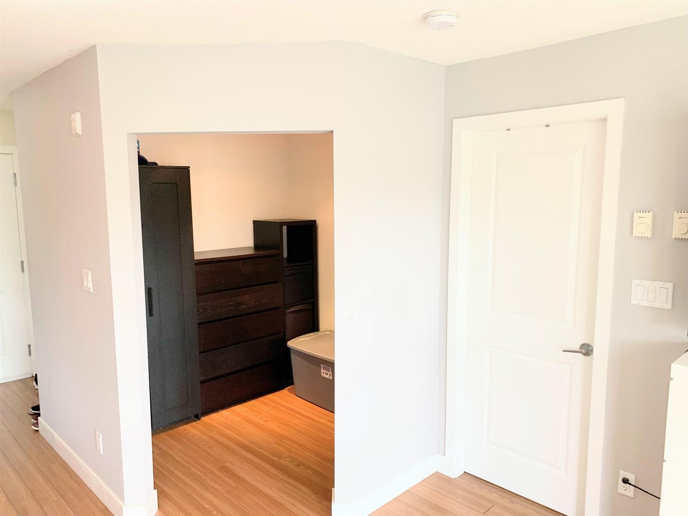 320-15745 Croydon Drive, Surrey, BC