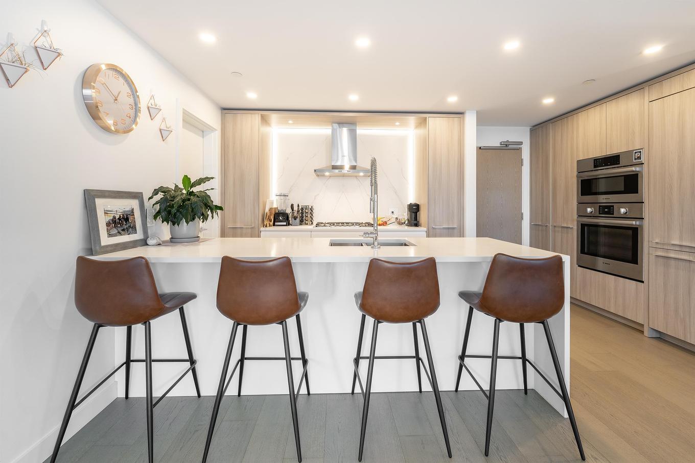 805-15165 Thrift Avenue, White Rock, BC