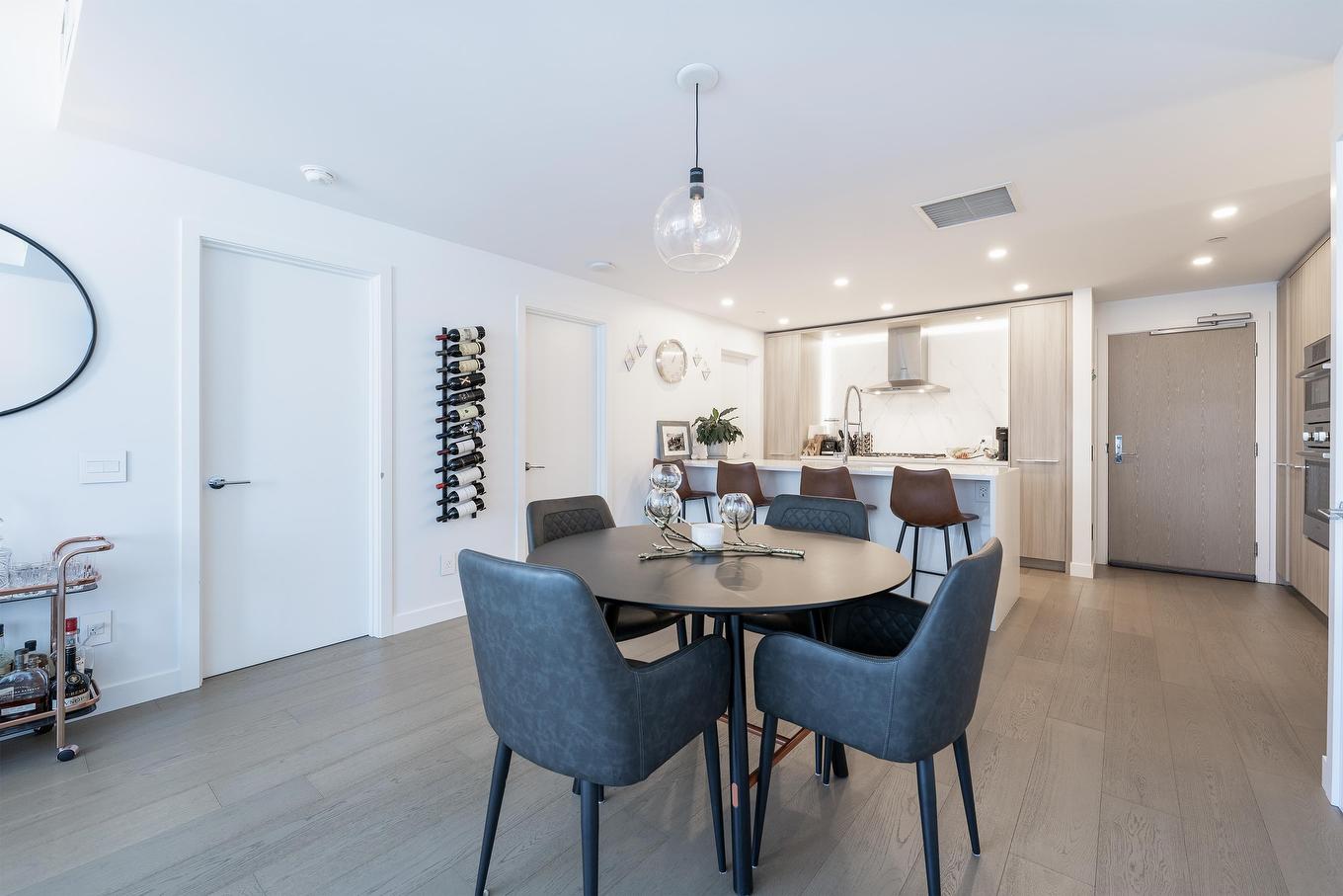 805-15165 Thrift Avenue, White Rock, BC