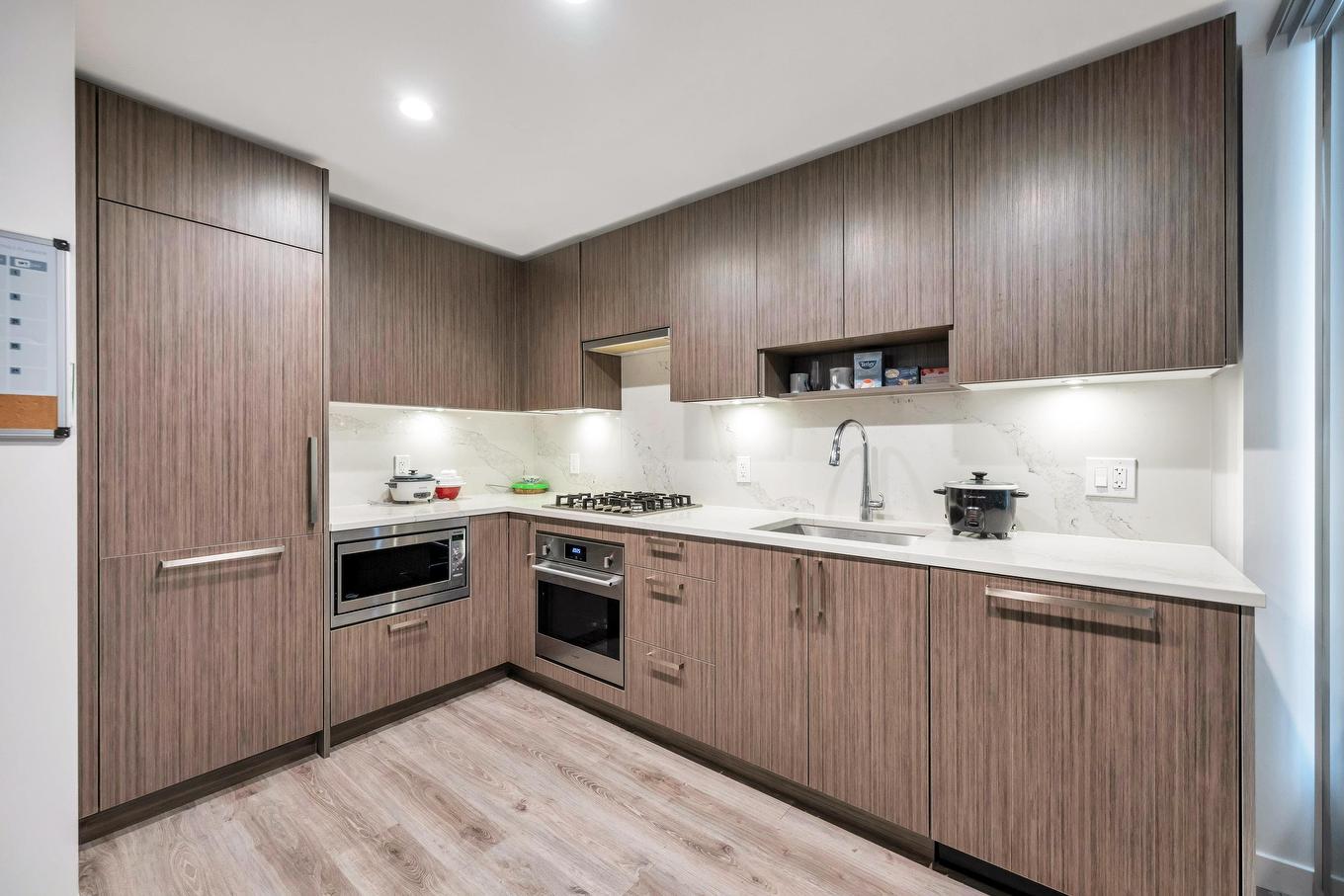 #1208-13350 Central Avenue N, Surrey, BC