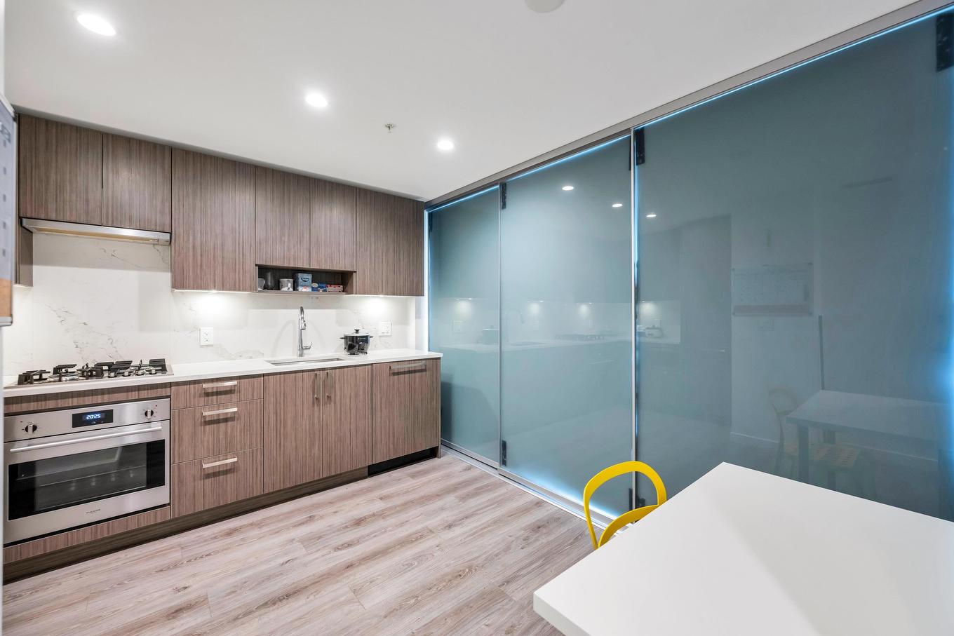 #1208-13350 Central Avenue N, Surrey, BC