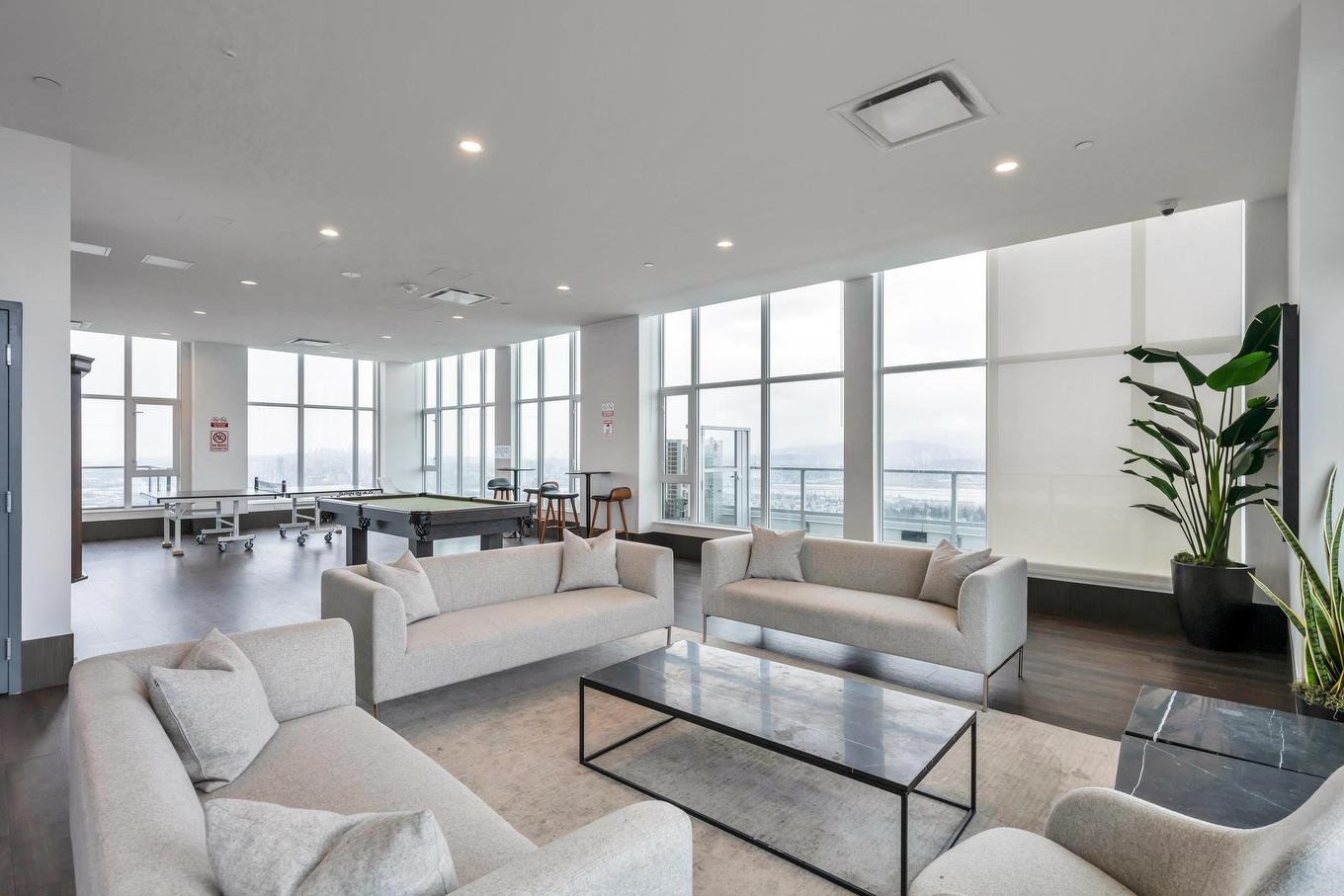 #1208-13350 Central Avenue N, Surrey, BC