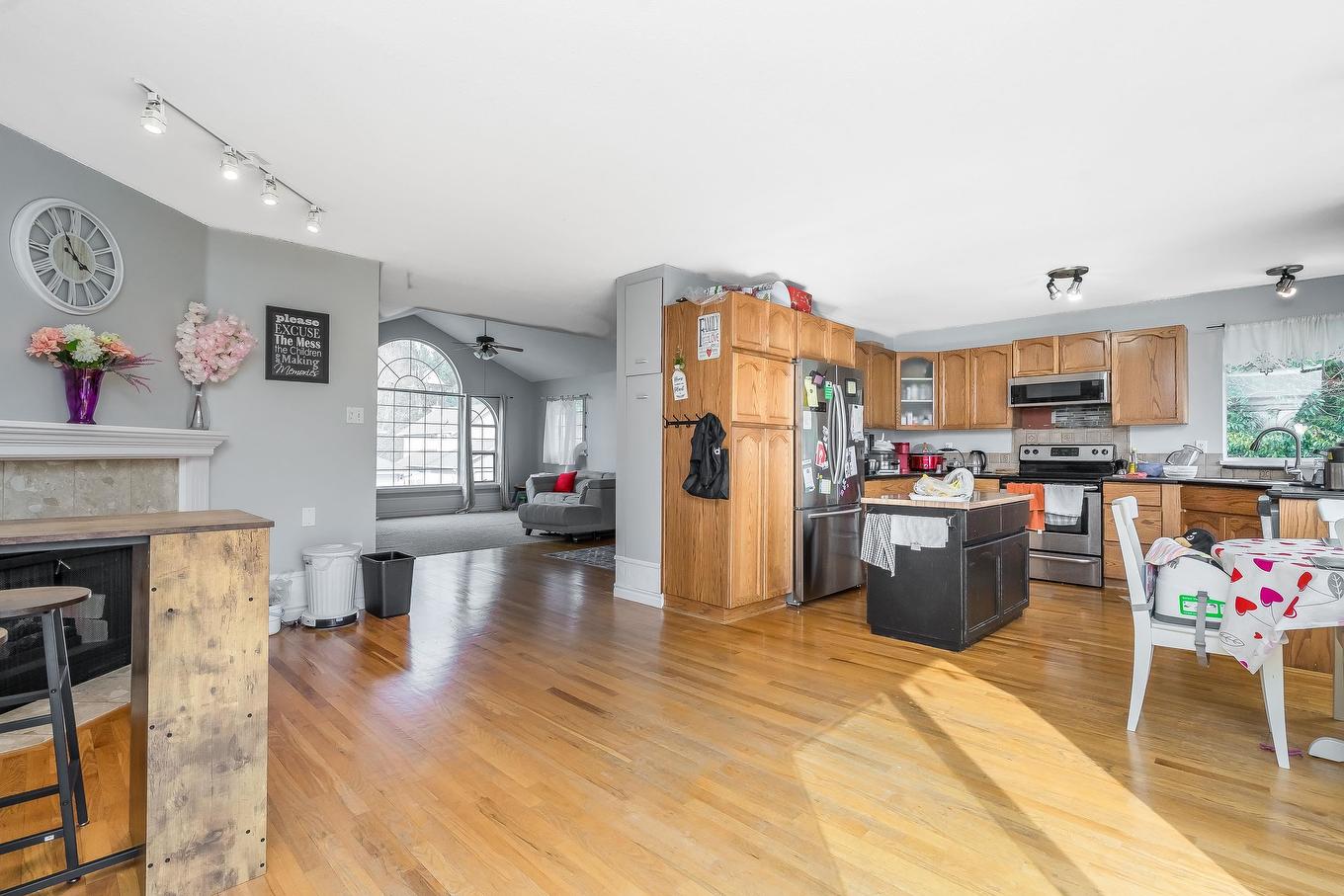 32958 Harwood Place, Abbotsford, BC