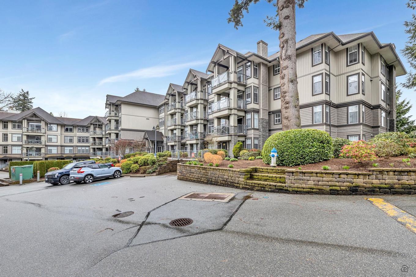 203-33318 Bourquin Crescent E, Abbotsford, BC