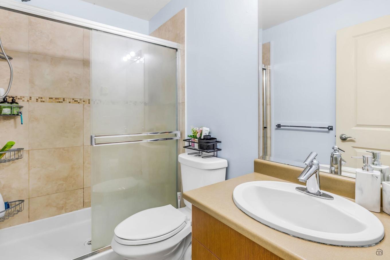 203-33318 Bourquin Crescent E, Abbotsford, BC