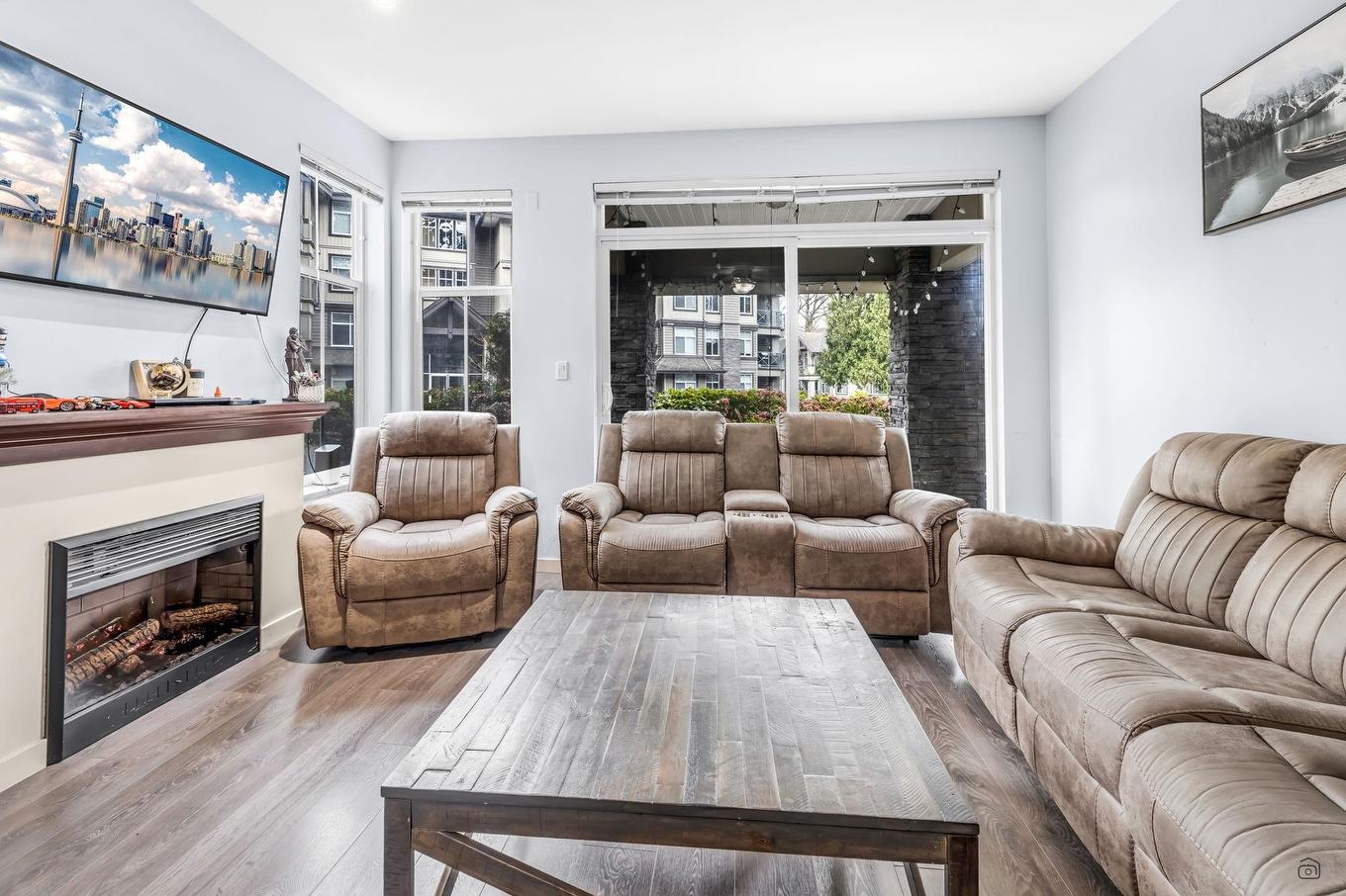 203-33318 Bourquin Crescent E, Abbotsford, BC