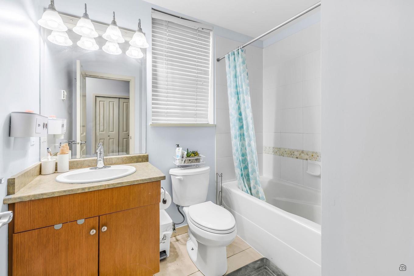 203-33318 Bourquin Crescent E, Abbotsford, BC