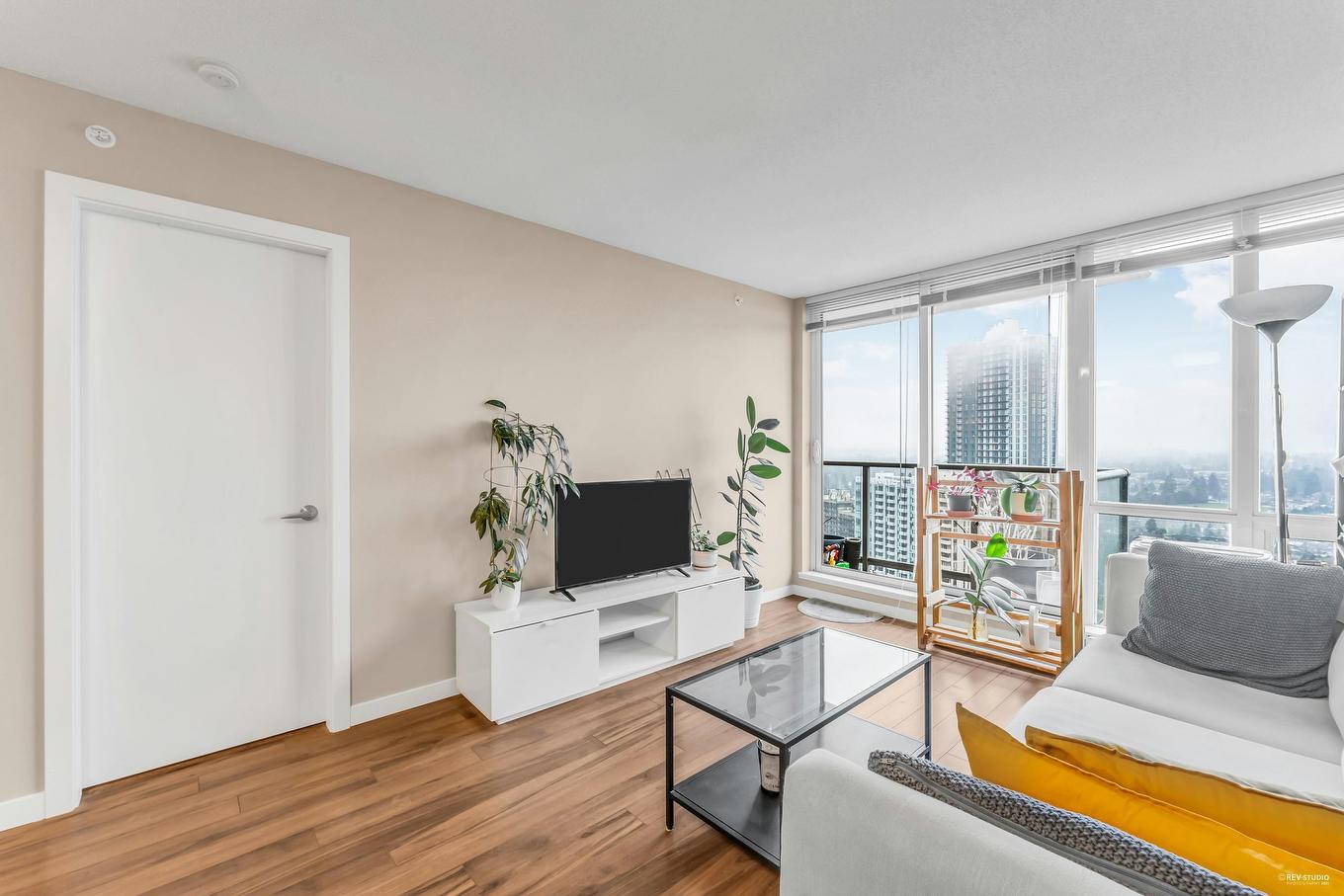 2908-9981 Whalley Boulevard, Surrey, BC