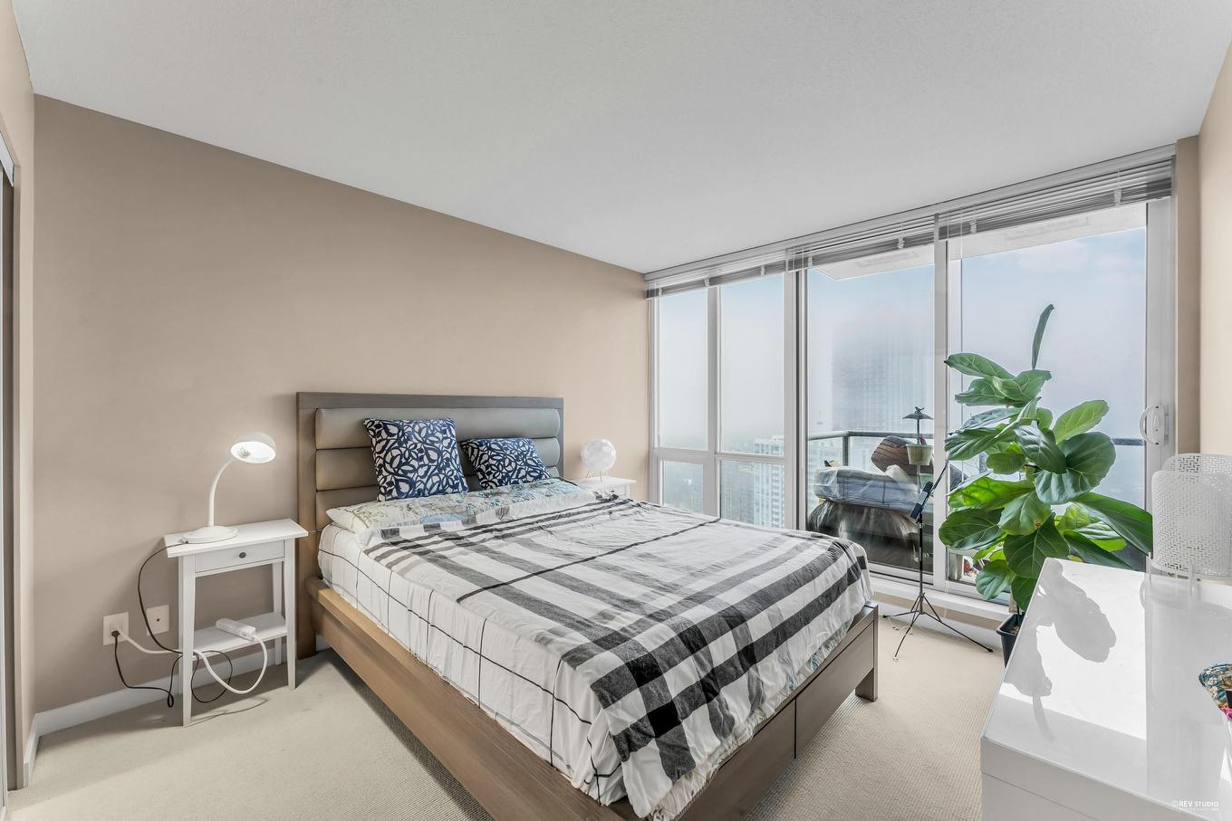 2908-9981 Whalley Boulevard, Surrey, BC