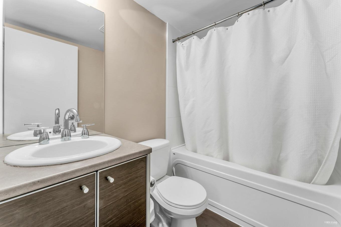 2908-9981 Whalley Boulevard, Surrey, BC