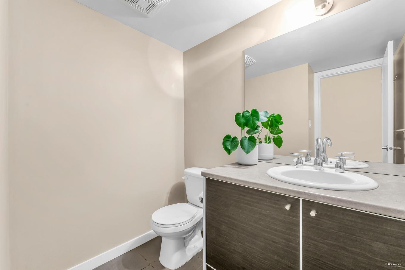 2908-9981 Whalley Boulevard, Surrey, BC