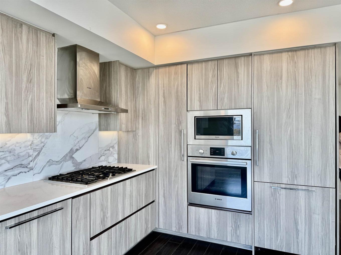 3304-9887 Whalley Boulevard, Surrey, BC