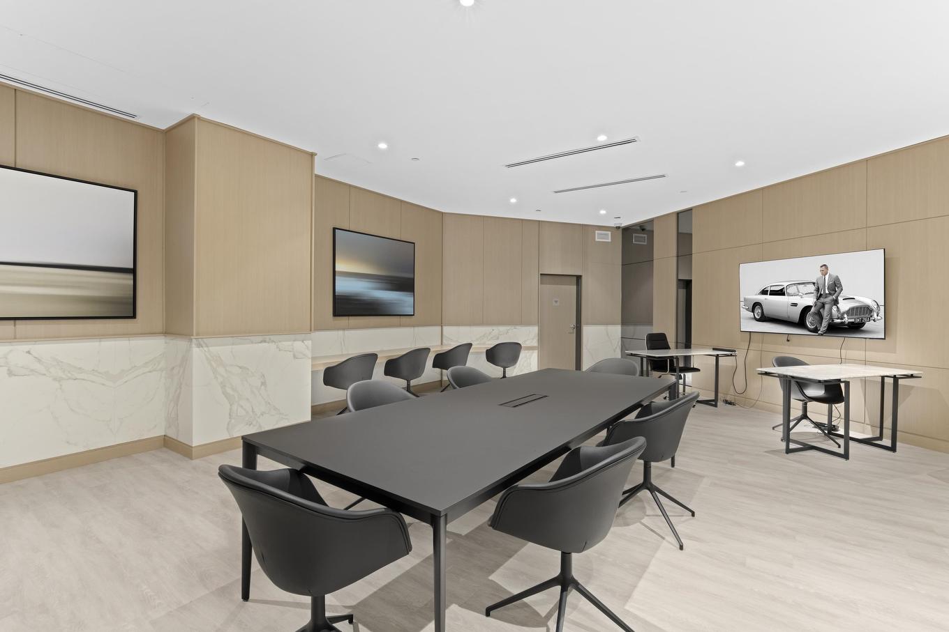 3304-9887 Whalley Boulevard, Surrey, BC