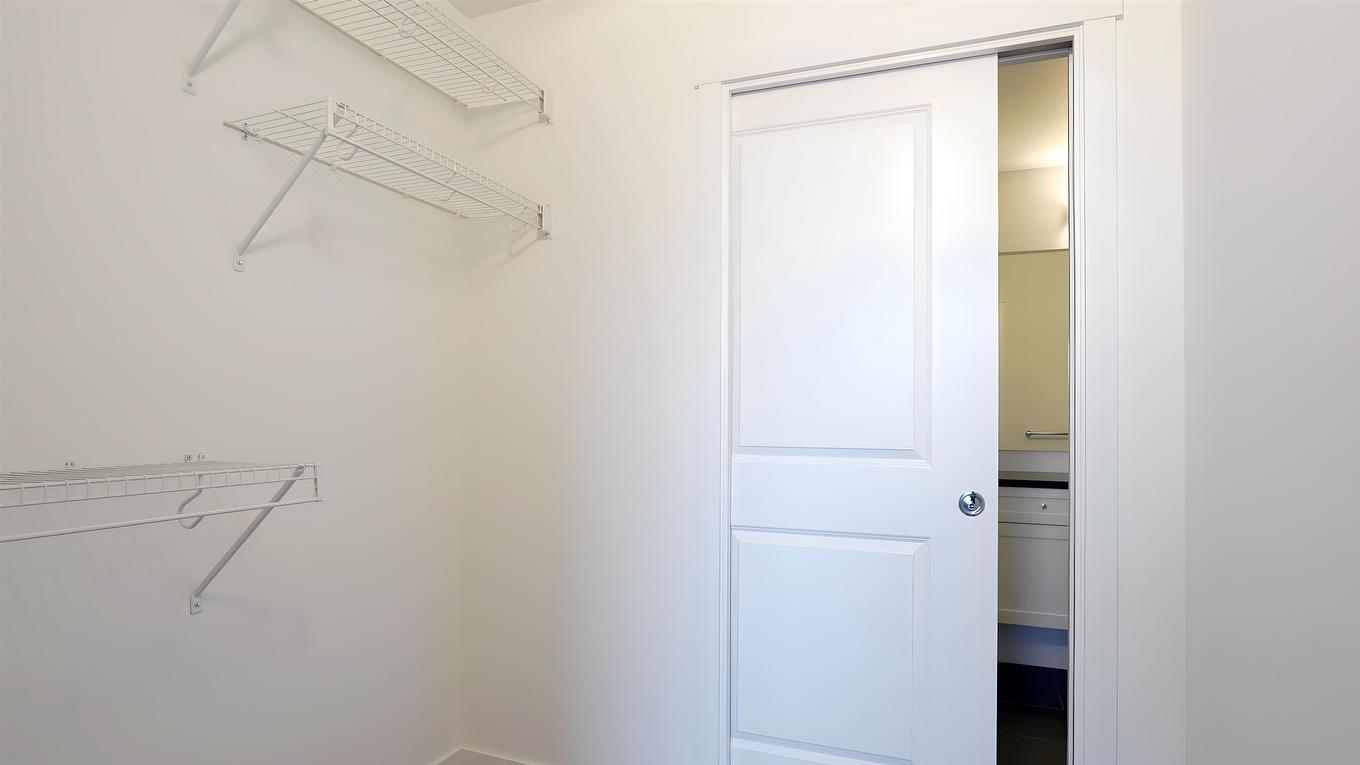 404-15738 85 Avenue, Surrey, BC