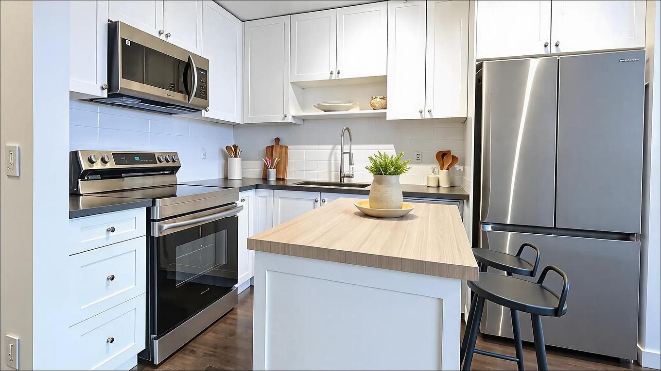 404-15738 85 Avenue, Surrey, BC