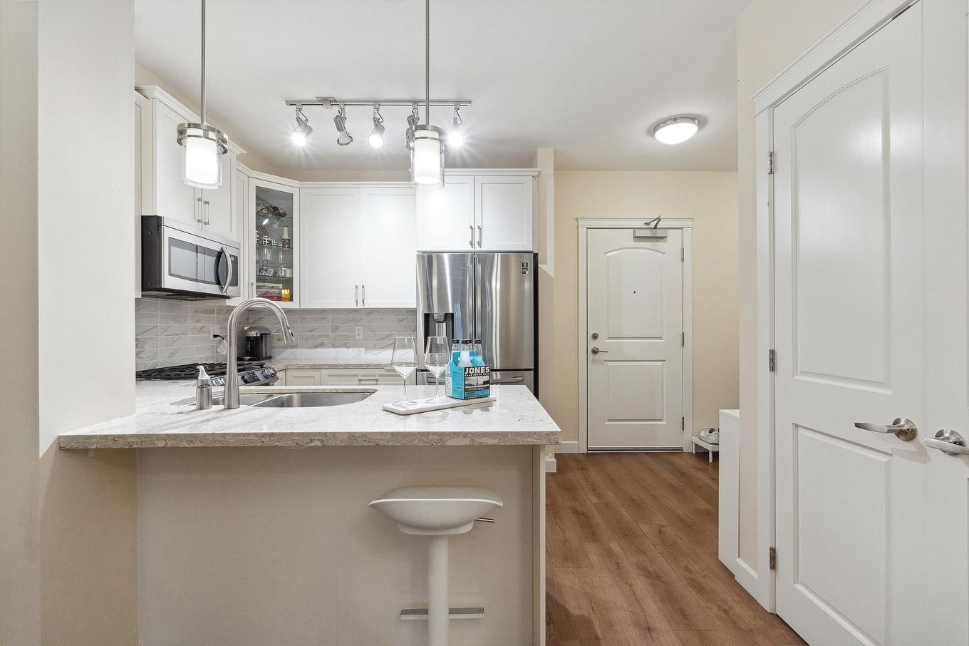 212-8526 202B Street, Langley, BC